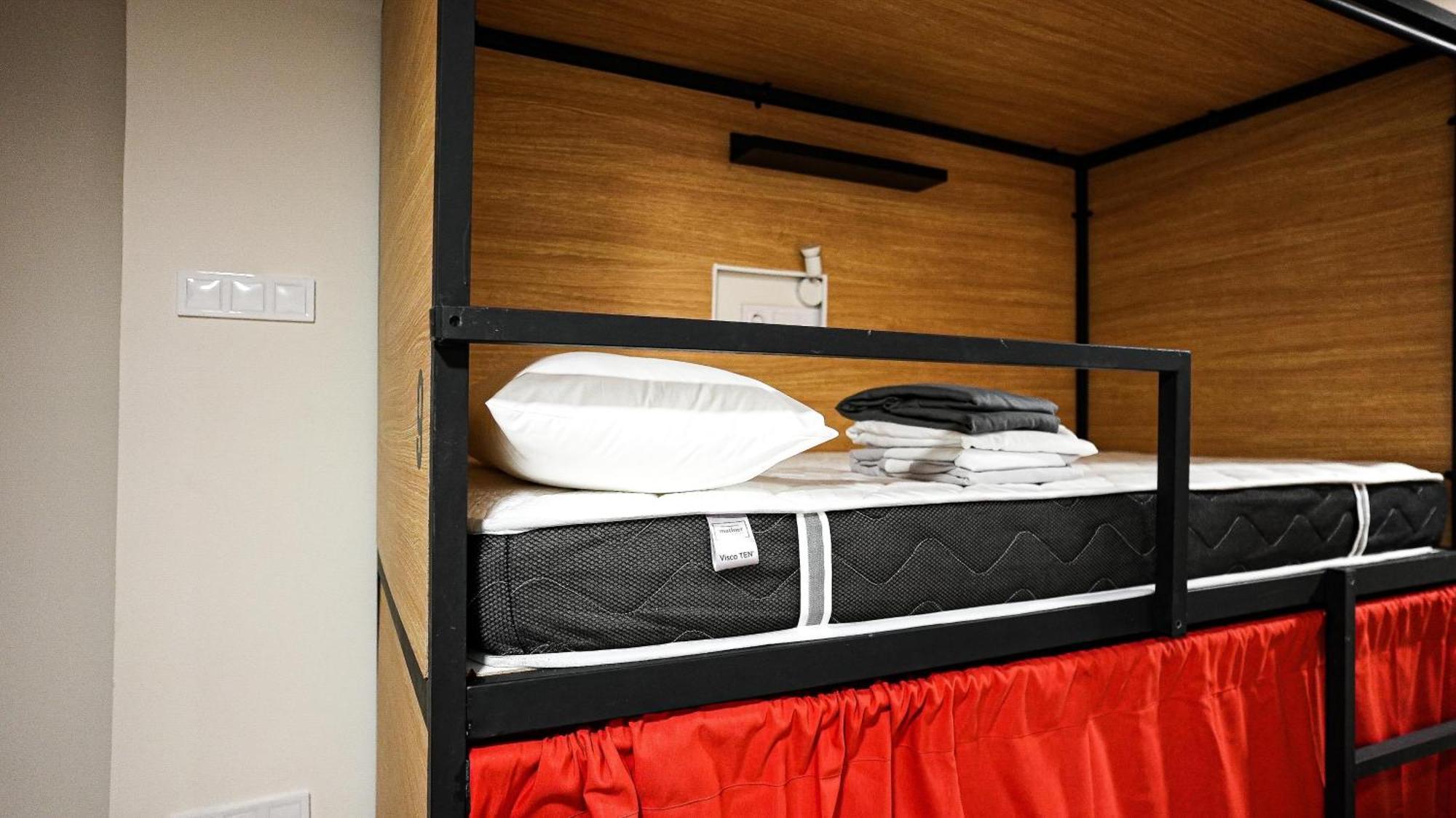 Fit Hostel Madrid Bagian luar foto