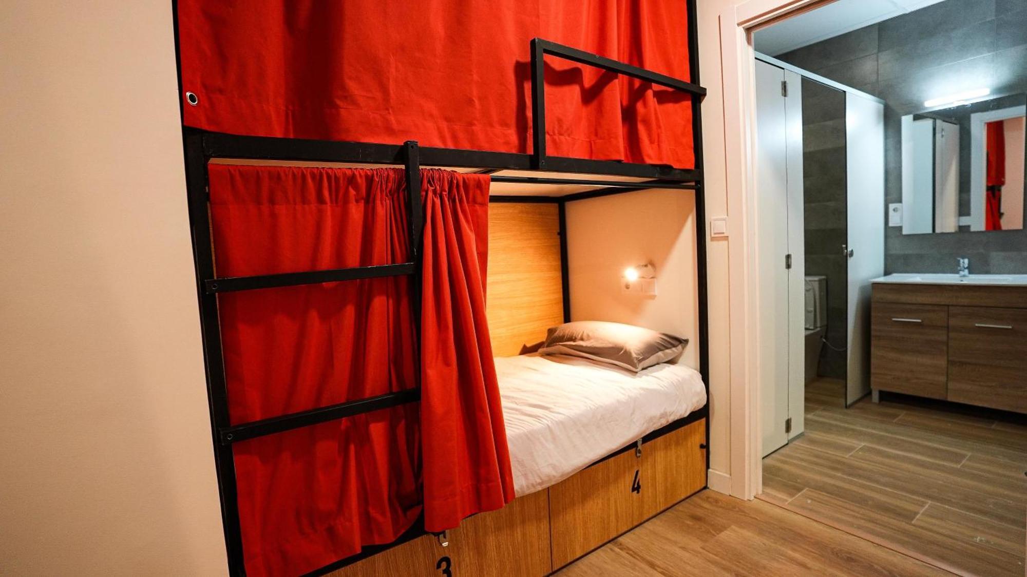 Fit Hostel Madrid Bagian luar foto