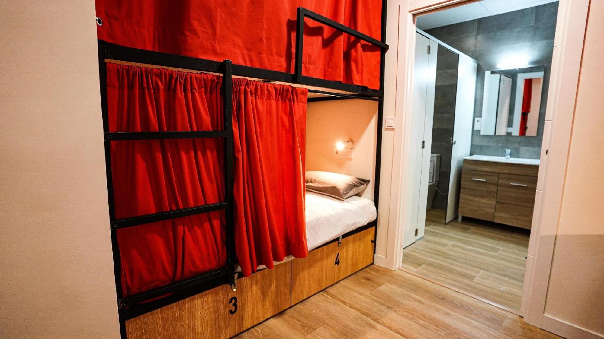 Fit Hostel Madrid Bagian luar foto