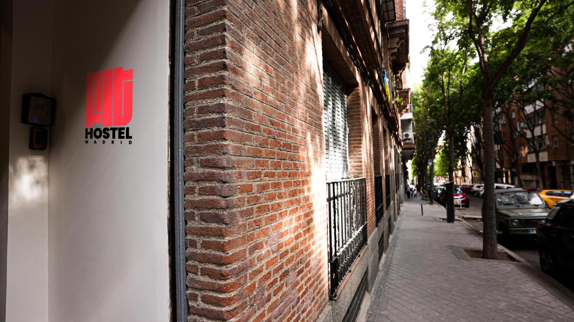 Fit Hostel Madrid Bagian luar foto